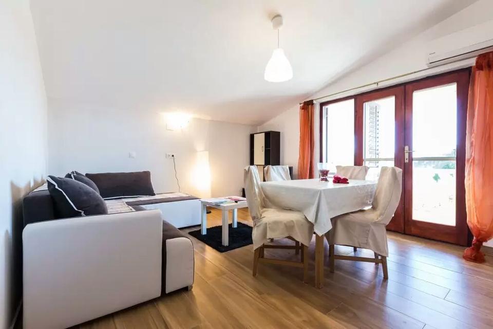 Apartment Marnika *